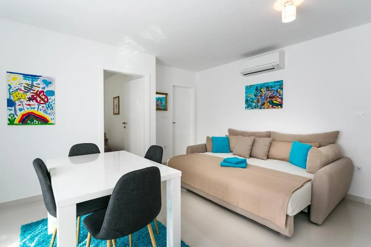 Apartments With A Parking Space Vantacici, Krk - 20707 Malinska