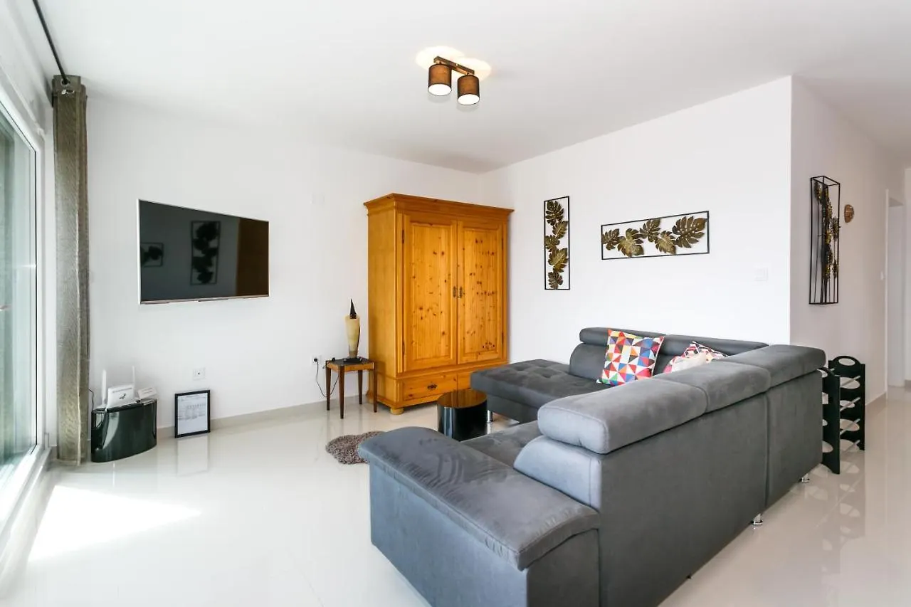 Apartments With A Parking Space Vantacici, Krk - 20707 Malinska