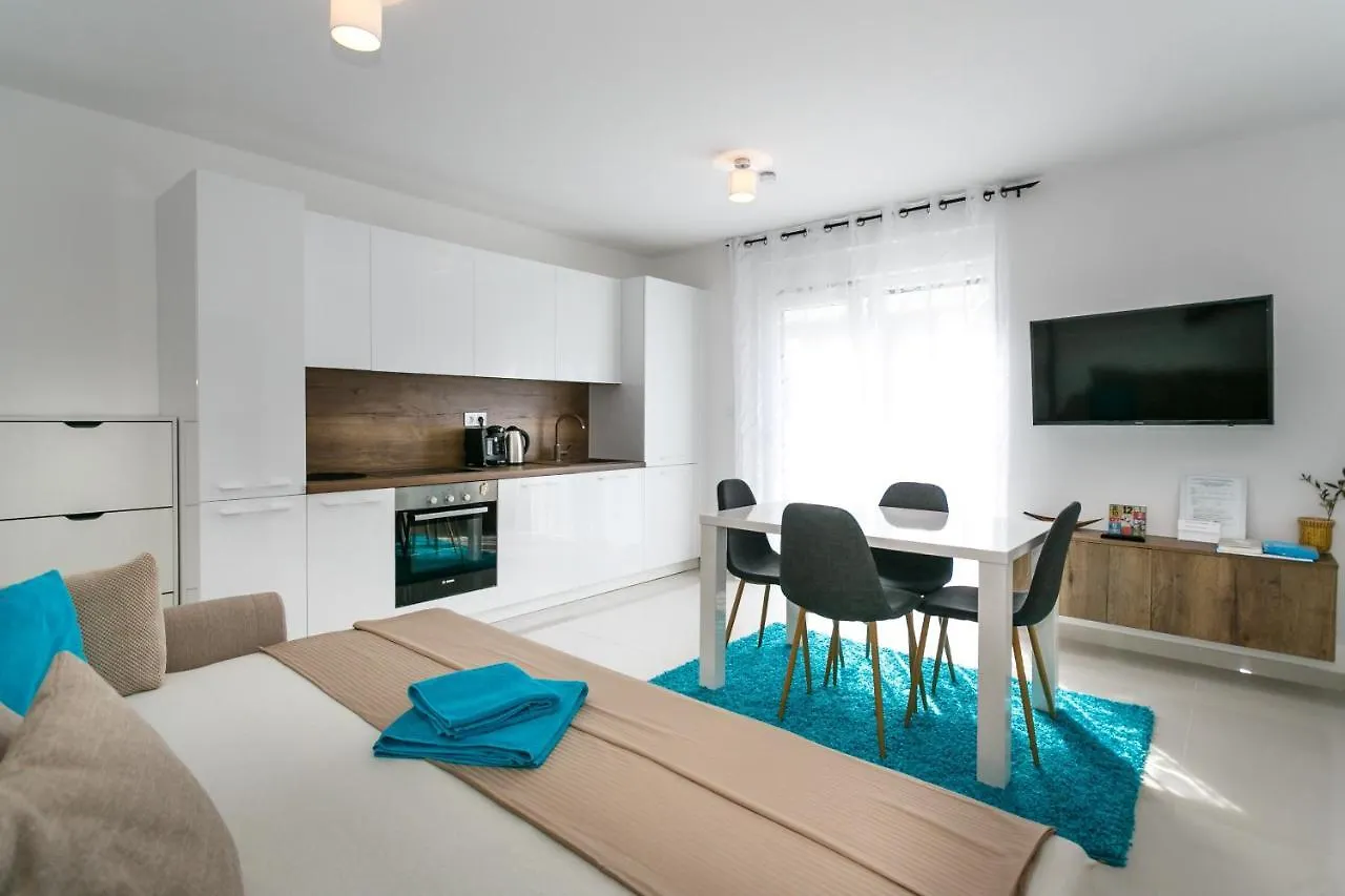 Apartments With A Parking Space Vantacici, Krk - 20707 Malinska 0*,